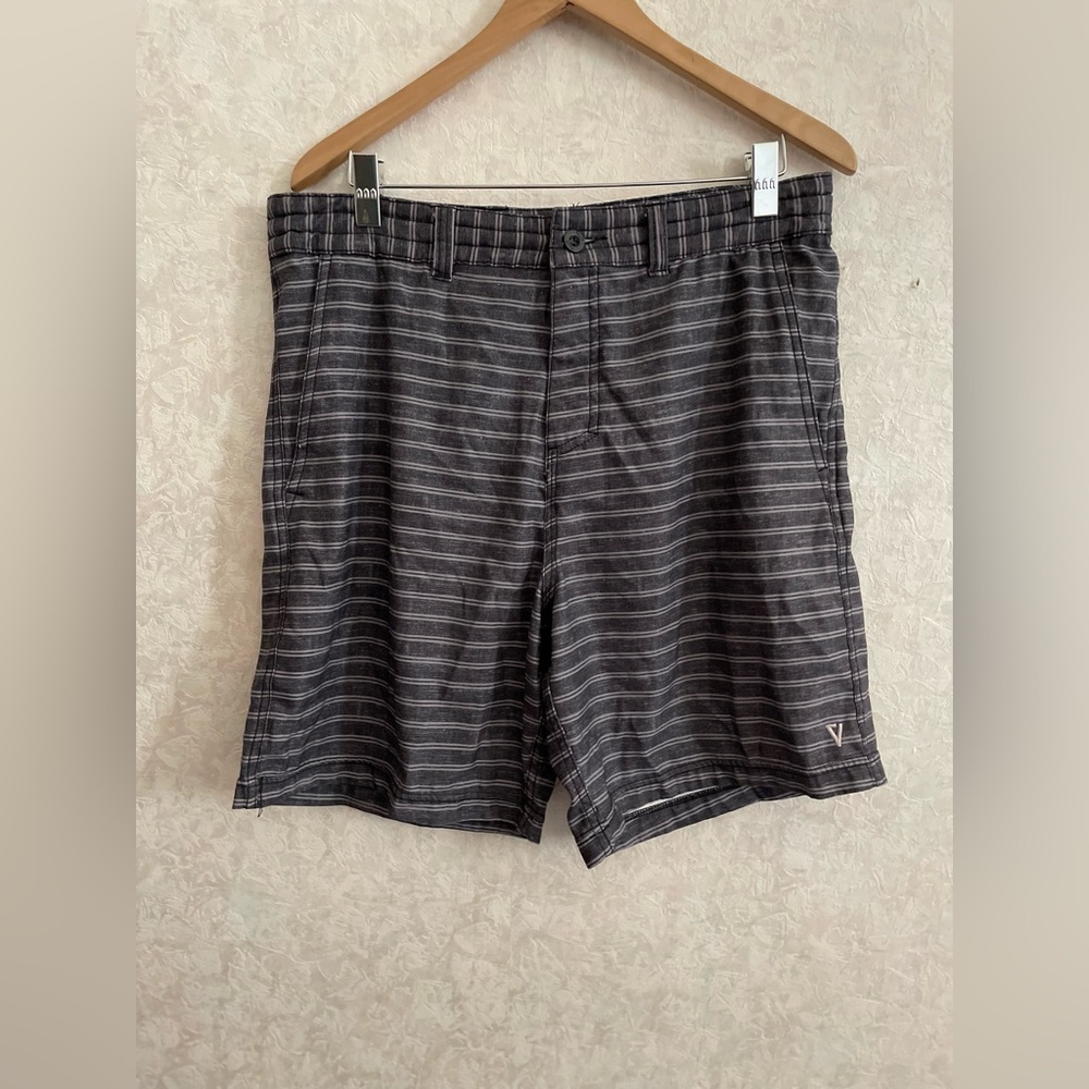Valor men's size 34 gray shorts